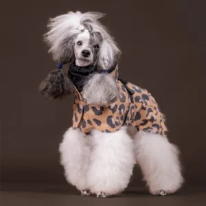 pudel v pršiplášti PAIKKA leopardí vzor